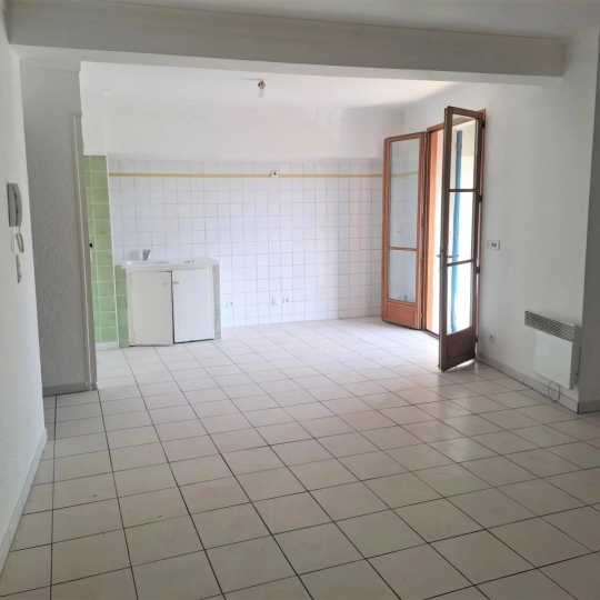 AGENCE TEMPLUM : Appartement | SORGUES (84700) | 42.00m2 | 530 € 