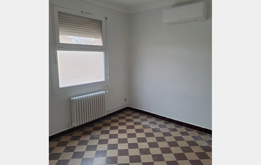 AGENCE TEMPLUM : Appartement | SORGUES (84700) | 67 m2 | 750 &euro; 