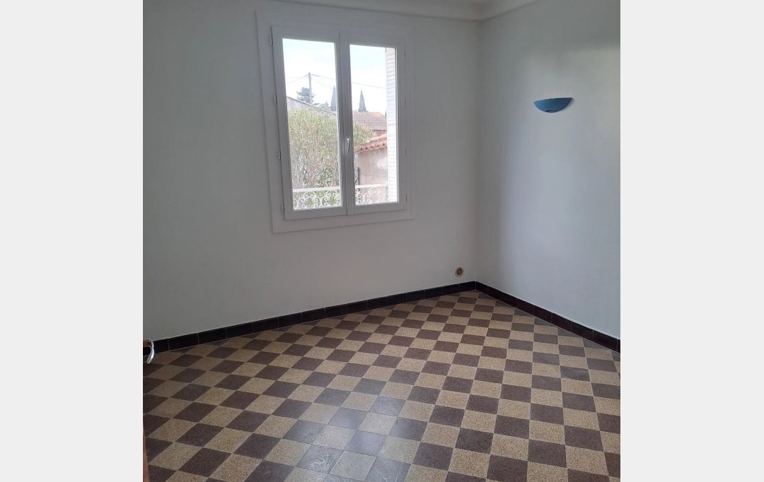 AGENCE TEMPLUM : Appartement | SORGUES (84700) | 67 m2 | 750 &euro; 