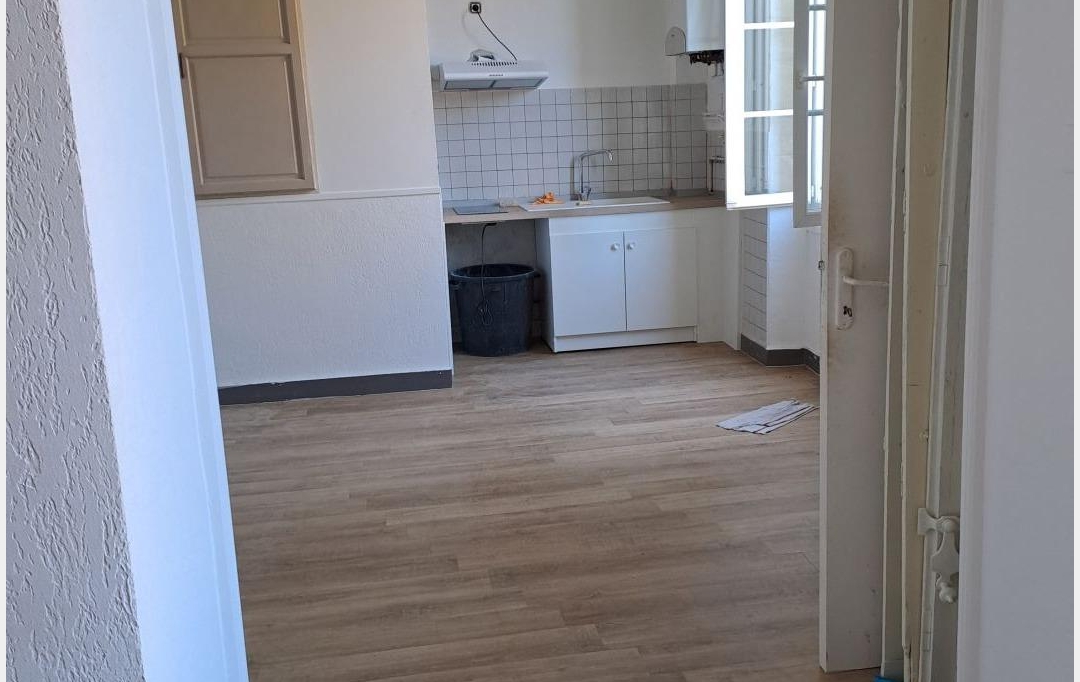 AGENCE TEMPLUM : Appartement | SORGUES (84700) | 48 m2 | 590 &euro; 