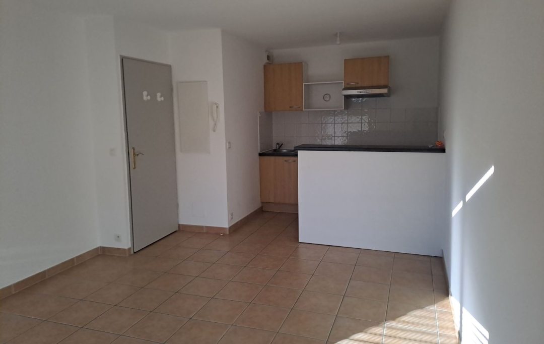 AGENCE TEMPLUM : Appartement | SORGUES (84700) | 38 m2 | 580 &euro; 