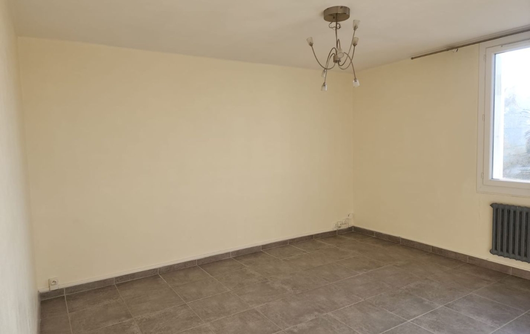 AGENCE TEMPLUM : Appartement | SORGUES (84700) | 69 m2 | 696 € 