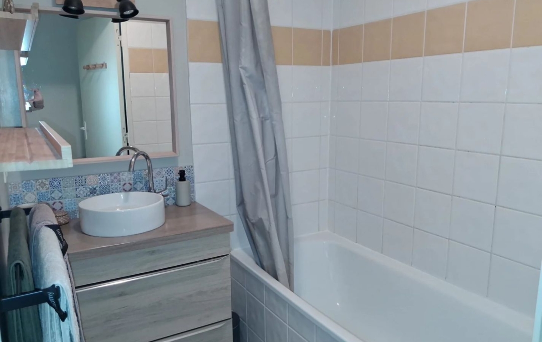 AGENCE TEMPLUM : Appartement | SORGUES (84700) | 50 m2 | 670 &euro; 