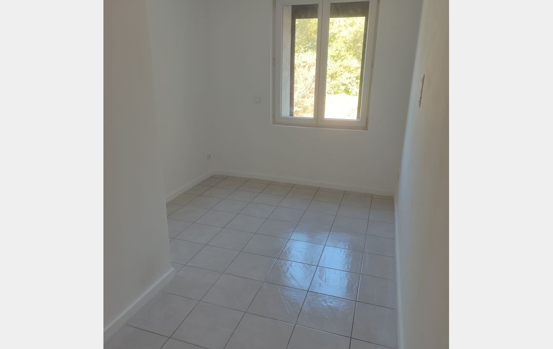 AGENCE TEMPLUM : Appartement | SORGUES (84700) | 45 m2 | 546 &euro; 