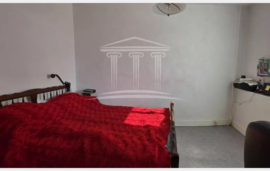AGENCE TEMPLUM : Immeuble | SORGUES (84700) | 238 m2 | 199 000 &euro; 