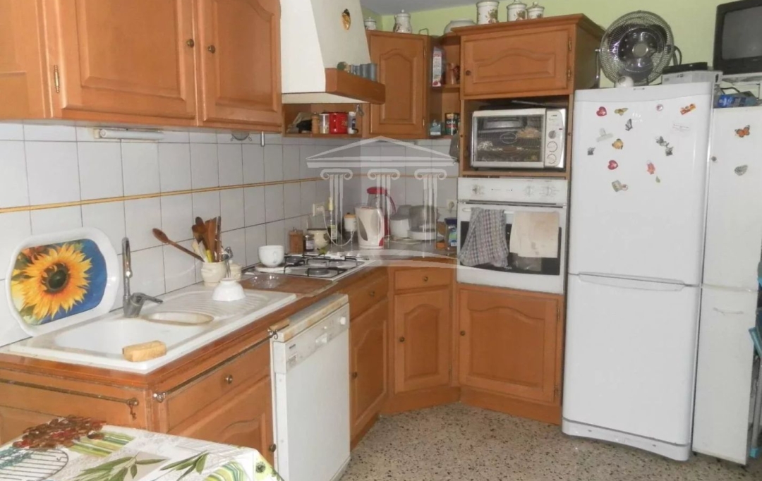 AGENCE TEMPLUM : Immeuble | SORGUES (84700) | 238 m2 | 199 000 &euro; 