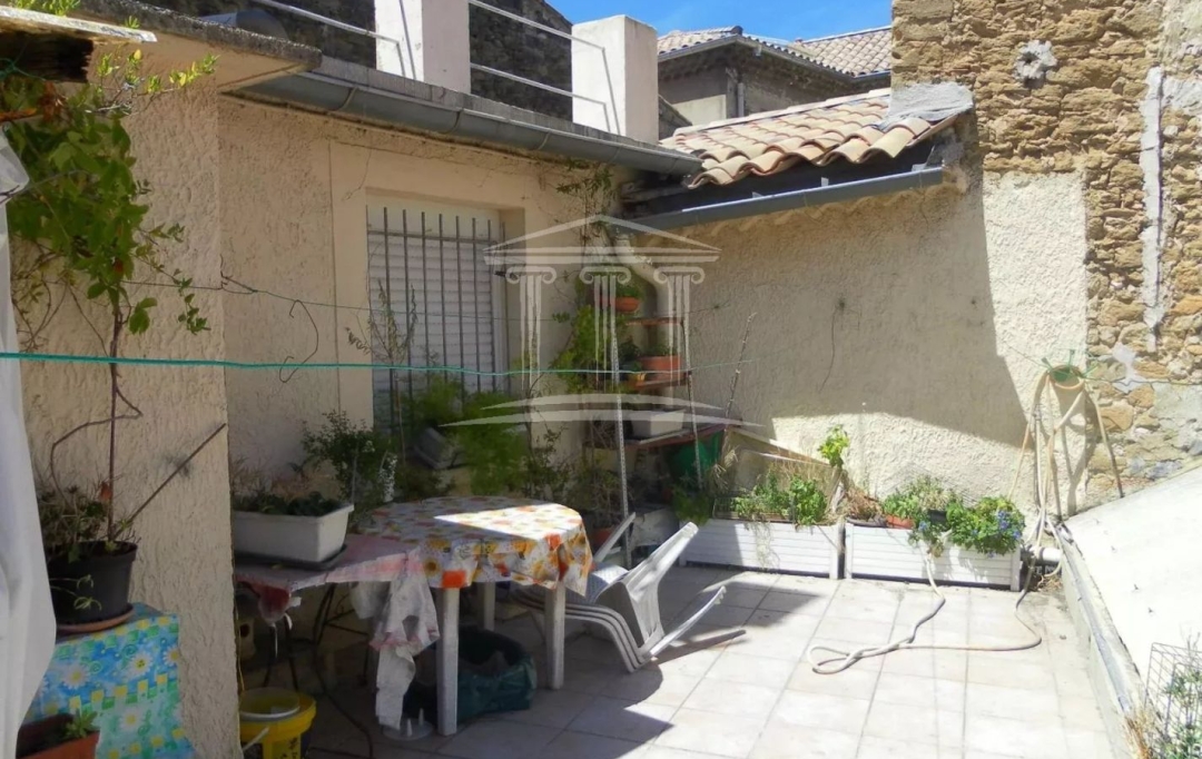 AGENCE TEMPLUM : Immeuble | SORGUES (84700) | 238 m2 | 199 000 &euro; 
