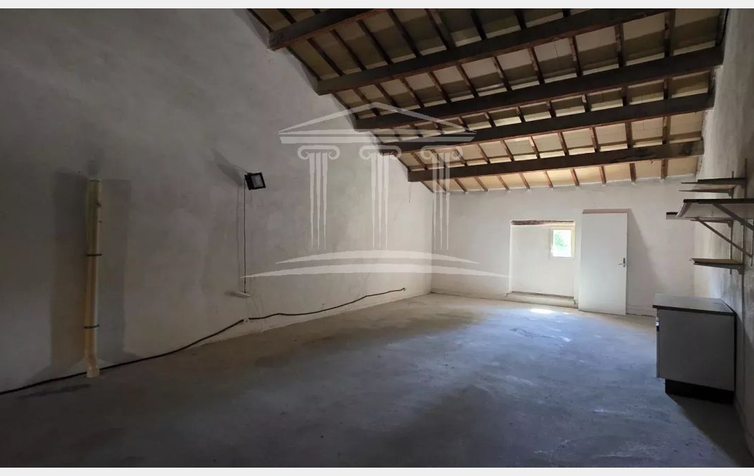 AGENCE TEMPLUM : Immeuble | SORGUES (84700) | 209 m2 | 315 000 &euro; 