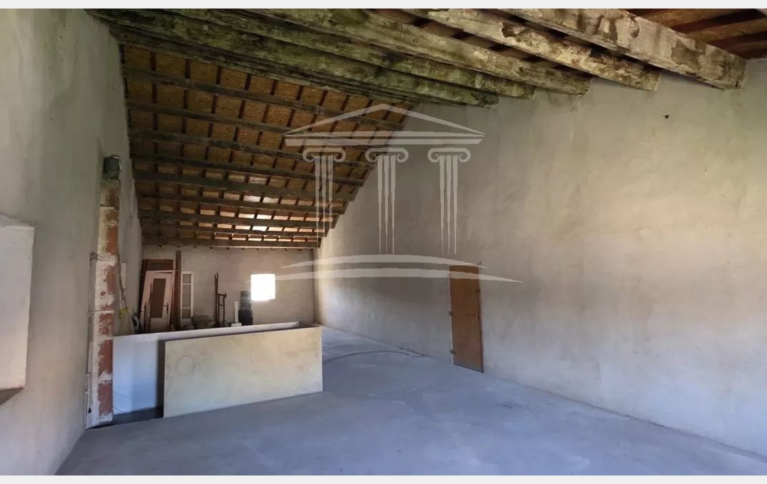 AGENCE TEMPLUM : Immeuble | SORGUES (84700) | 209 m2 | 315 000 &euro; 