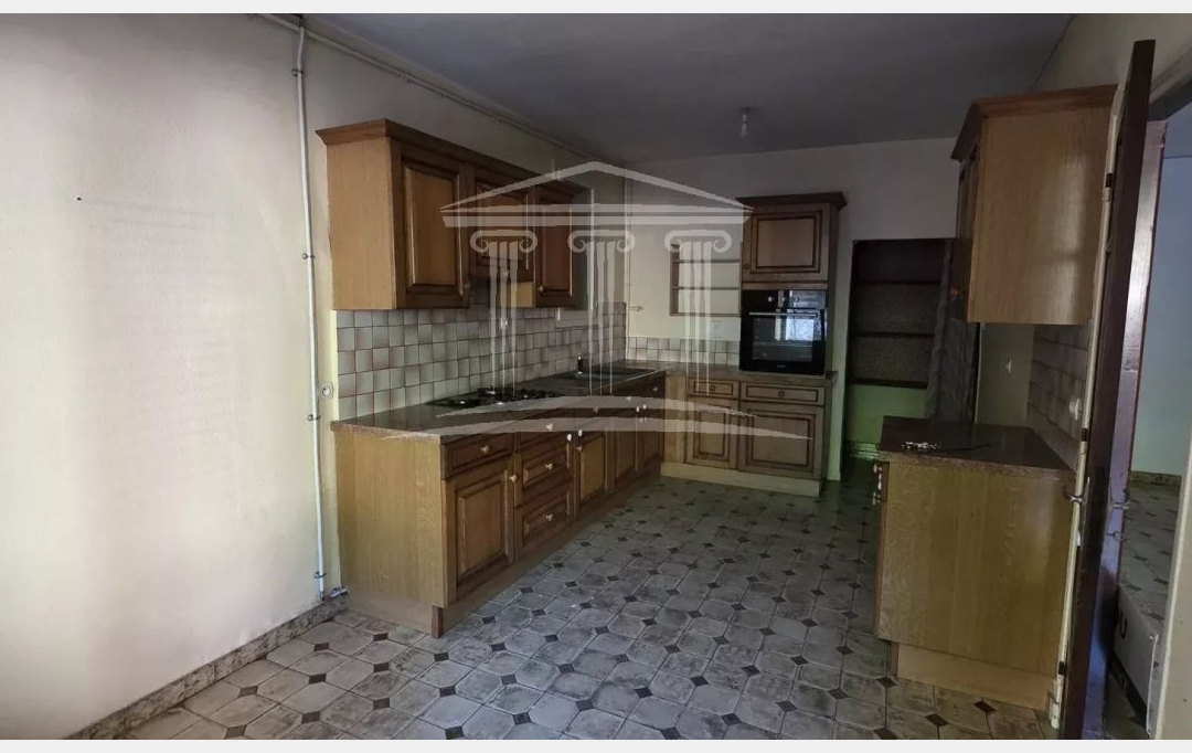 AGENCE TEMPLUM : Immeuble | SORGUES (84700) | 209 m2 | 315 000 &euro; 