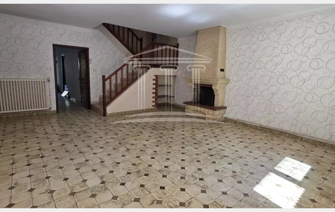 AGENCE TEMPLUM : Immeuble | SORGUES (84700) | 209 m2 | 315 000 &euro; 