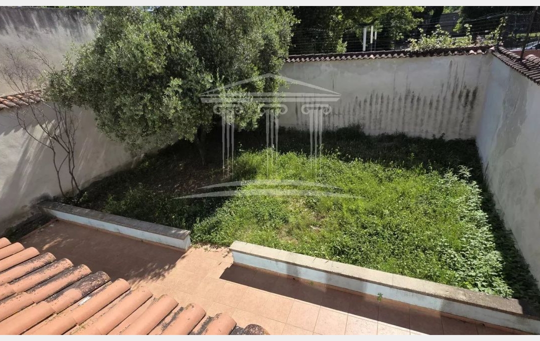 AGENCE TEMPLUM : Immeuble | SORGUES (84700) | 209 m2 | 315 000 &euro; 