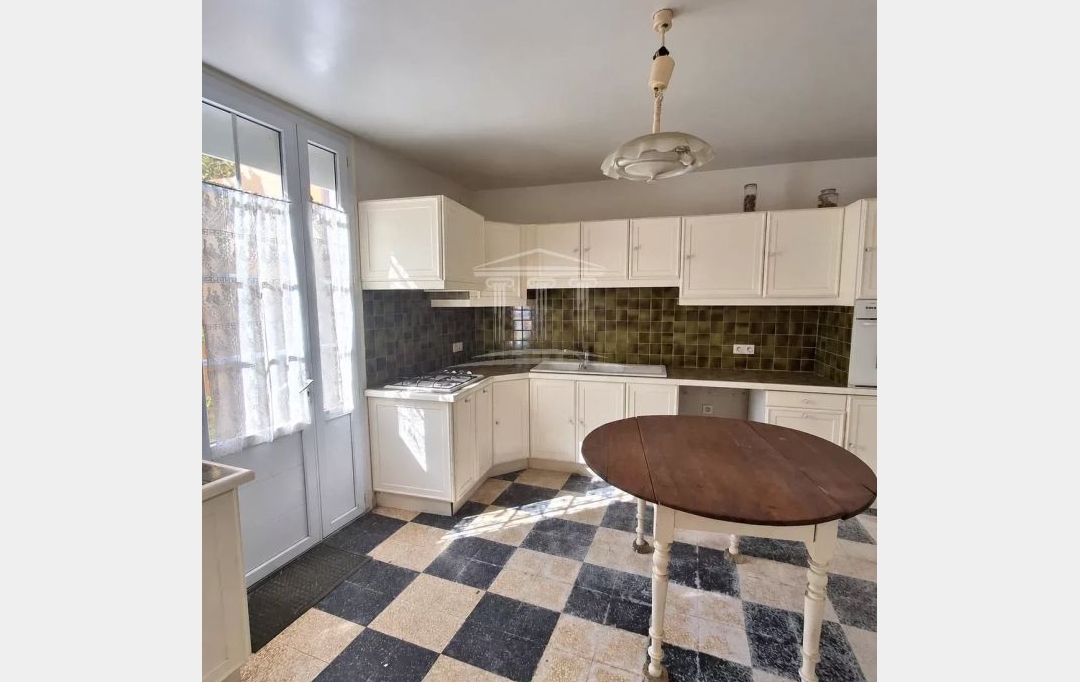 AGENCE TEMPLUM : Maison / Villa | SORGUES (84700) | 240 m2 | 179 500 &euro; 