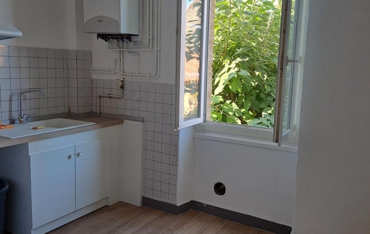 Appartement P2   SORGUES  48 m2 590 € 