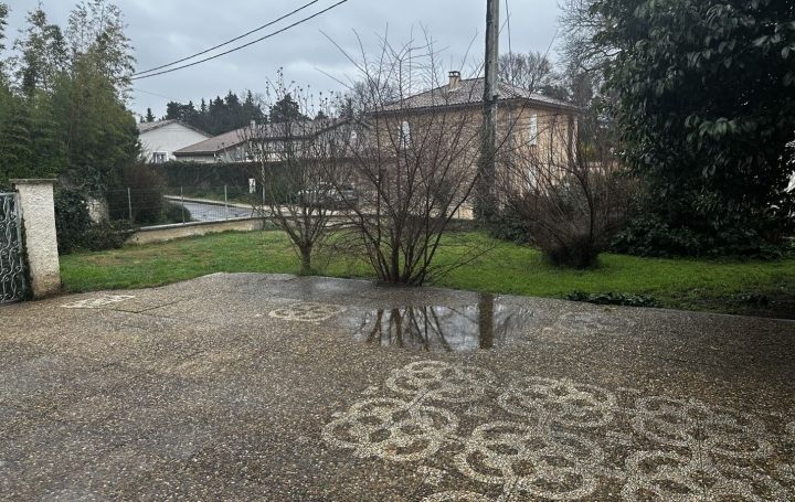 Maison   MONTEUX  85 m2 850 € 