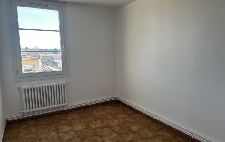 Appartement P3   SORGUES  56 m2 670 € 
