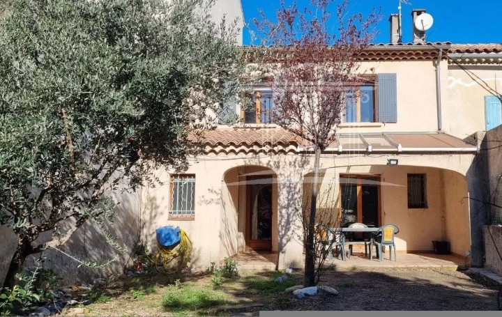 Maison SORGUES 87 m2 220 000 € Maison SORGUES 87 m2 220 000 €