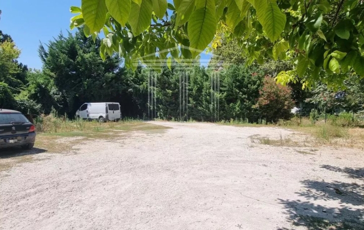 Terrain SORGUES 190 000 € Terrain SORGUES 190 000 €