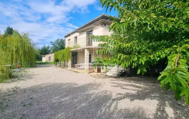  AGENCE TEMPLUM Maison / Villa | SORGUES (84700) | 210 m2 | 418 000 € 