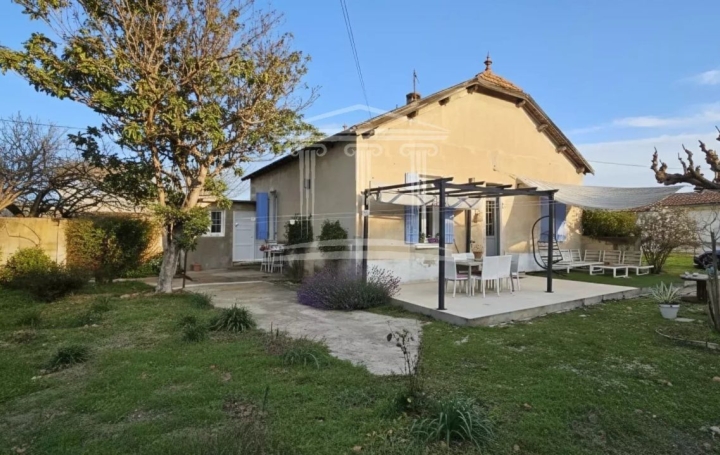 Maison   SORGUES  83 m2 262 000 € 