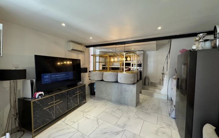 Maison de village   VIOLES  63 m2 156 000 € 